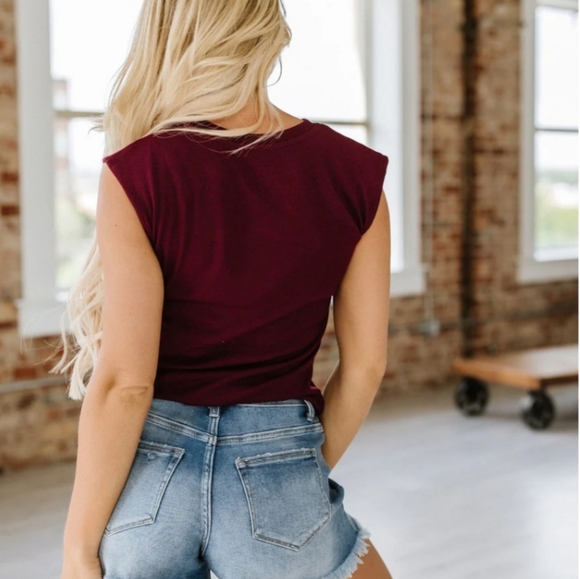 NEW!!! Cute Deep Red Cutout Sleeveless Top - Picture 2 of 2